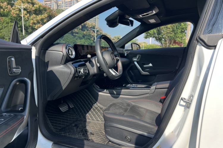 Used Mercedes-Benz CLA 2024-Year Facelifted CLA 200