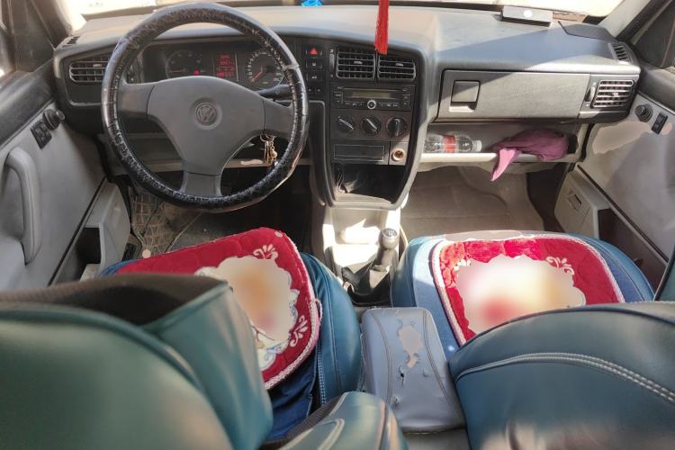 Used Volkswagen Jetta 2010 1.6L Partner Center Console