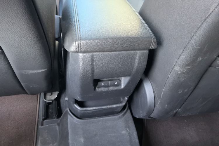 Used Ford Focus 2018 Hatchback Classic 1.6L Automatic Trendy SmartDrive Edition Interior 2