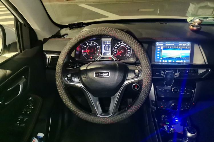 Used Zotye Domy X5 2015 1.5T Manual Luxury Model China V Standard Steering Wheel