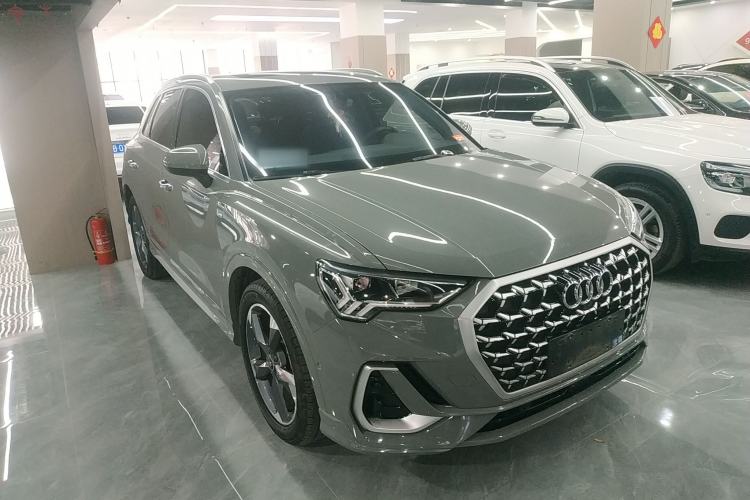 Used Audi Q3 2024 35 TFSI Fashion Dynamic Edition Front Right 45 Deg