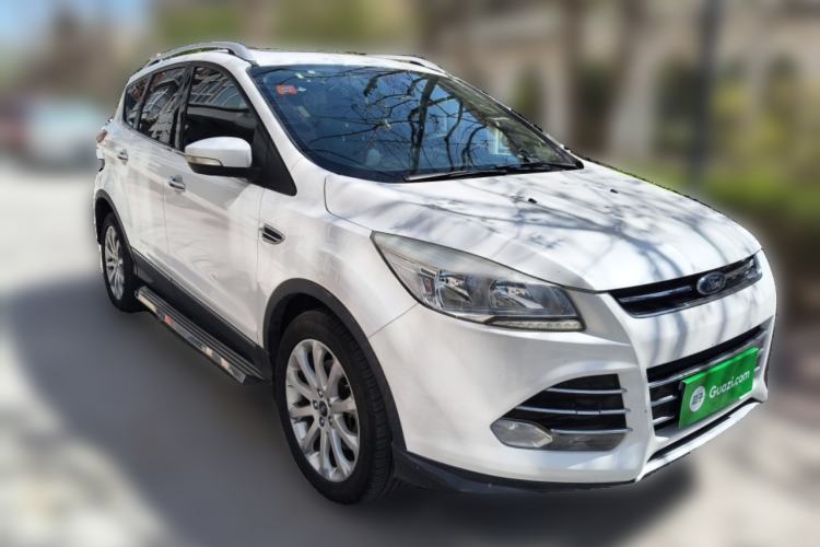 Used Ford Kuga 2015 1.5L GTDi Four-Wheel-Drive Elite Model Front Right 45 Deg