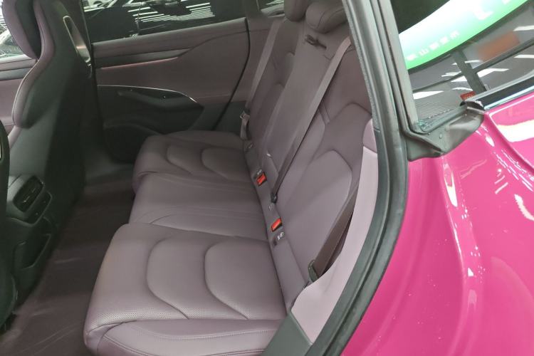 Used Xiaomi Auto SU7 2024 Rear-Drive Ultra-Long Range Advanced Pro-Level Intelligent Driving Version Left Rear Seat