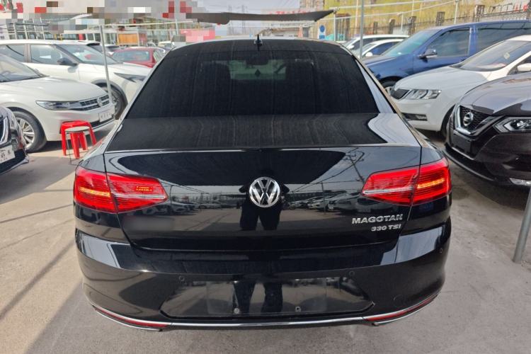 Used Volkswagen Magotan 2018 330TSI DSG Luxury Model Rear