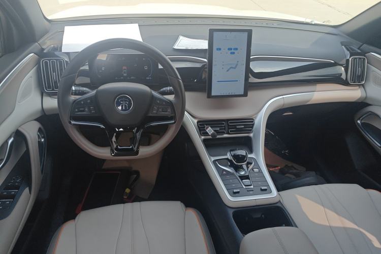 Used BYD Song Pro New Energy 2024 HONOR Edition DM-i 71KM Navigation Model Center Console