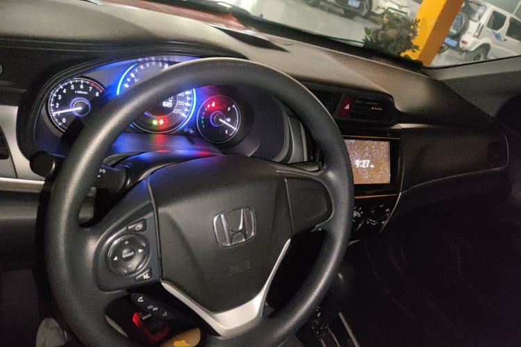 Used Honda Crider 2016 1.8L CVT Luxury Edition Center Console