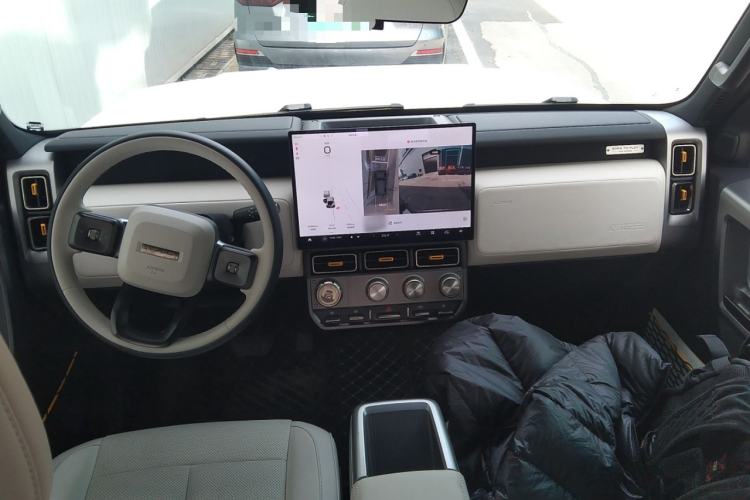 Used iCAR V23 2025 501 Four-Wheel Drive Intelligent Driving Version Center Console