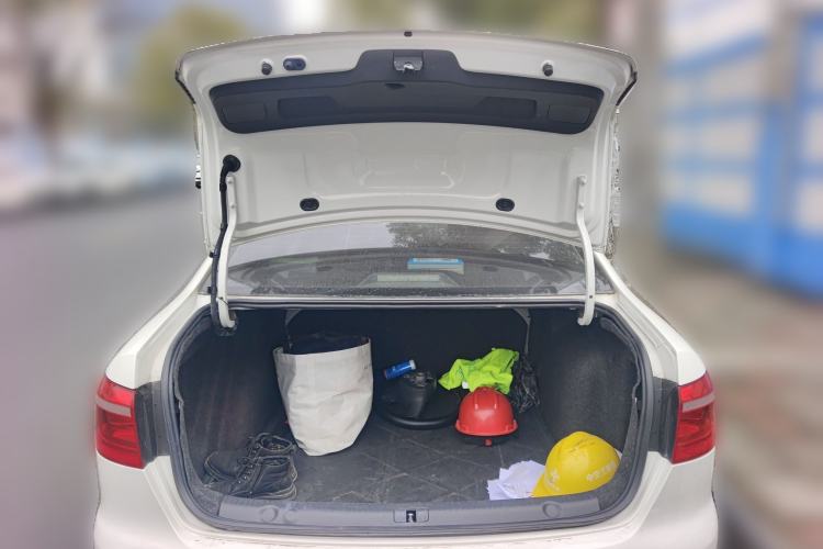 Used Volkswagen Lavida 2013 Revised Classic 1.6L Automatic Fashion Edition Trunk