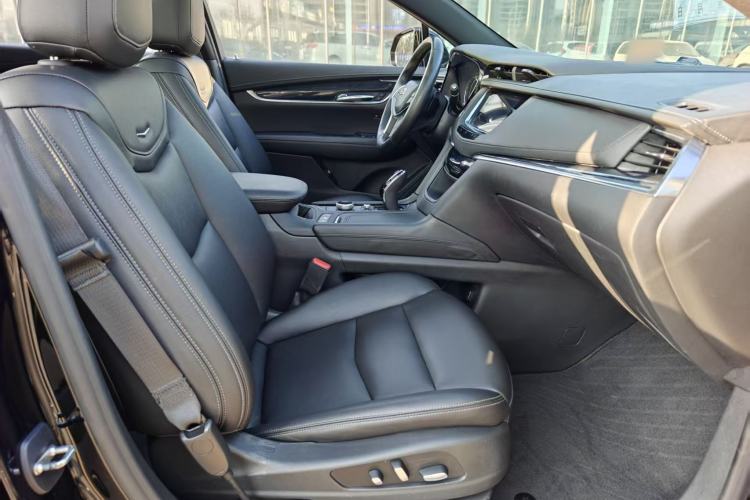 Used Cadillac XT5 2021 28T Luxury Model
