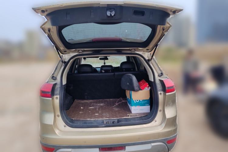 Used Geely Auto Emgrand X7 Sport 2016 2.0L Manual ZhiShang Version
