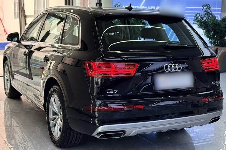 Used Audi Q7 2016 40 TFSI Comfort Model
