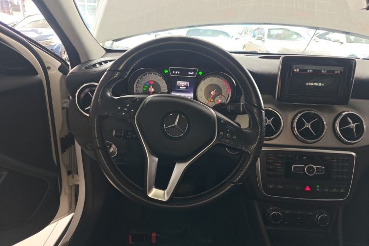 Used Mercedes-Benz GLA 2015 GLA 220 4MATIC Fashion Model
