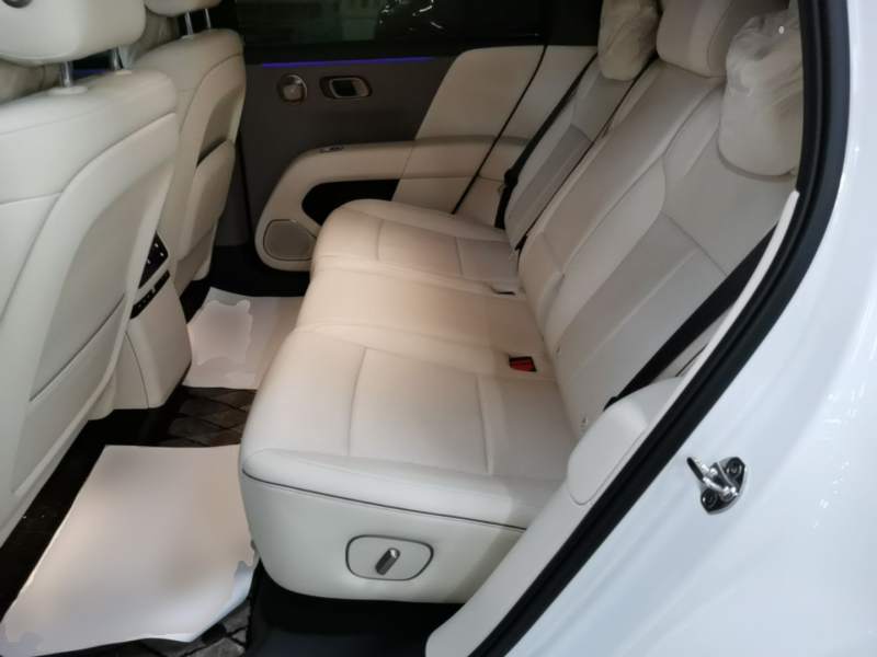 Used Li Auto i6 2025 Model Four-Wheel-Drive Standard Type — 16