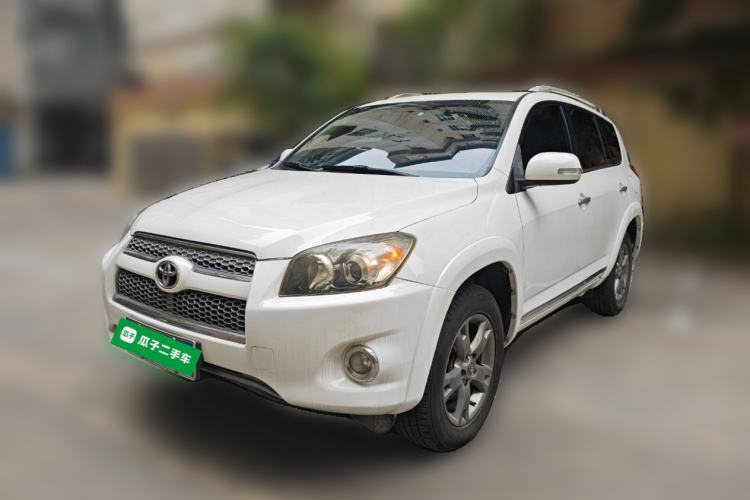 Used Toyota RAV4 2012 Luxurious 2.4L Automatic 4x4 with Stylish Features
