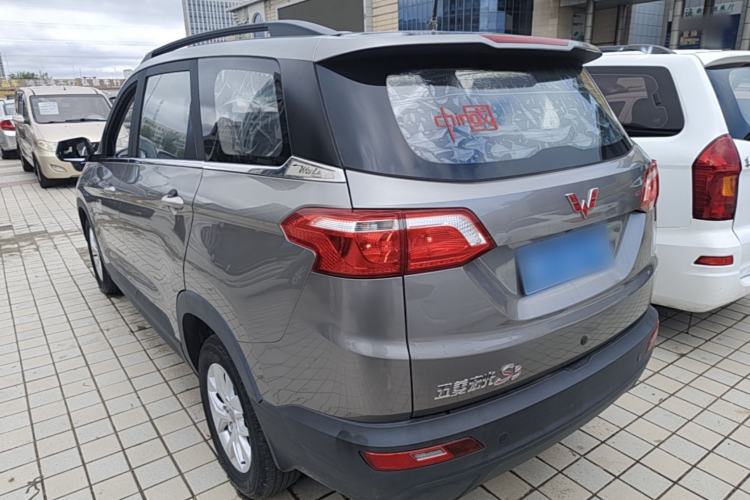 Used Wuling Hongguang S3 2018 1.5T Manual Comfort Model China V Standard

