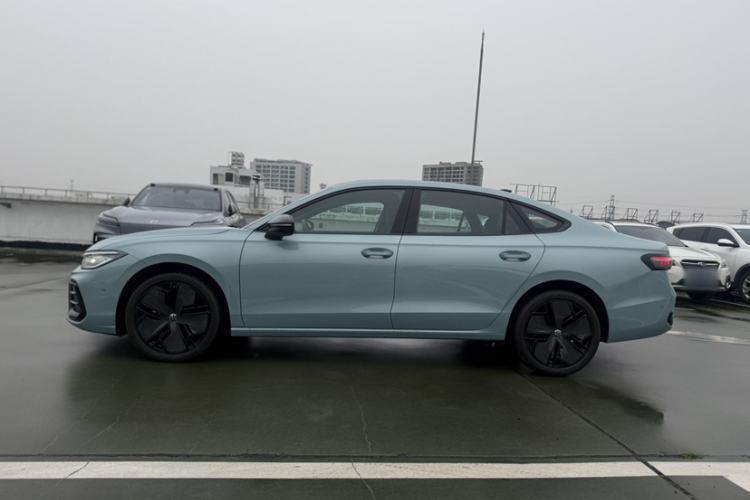 Used Volkswagen Passat 2025 Pro 380TSI Starry Dragon Luxury Edition Exterior 3