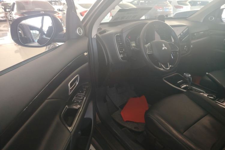 Used Mitsubishi Outlander 2018 2.0L Two-Wheel Drive Glory Edition 5 Seats