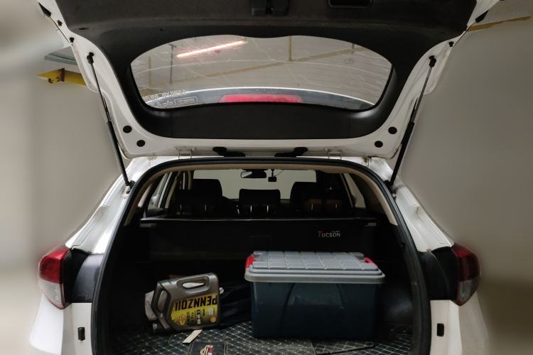 Used Hyundai Tucson 2015 1.6T Dual-Clutch Two-Wheel-Drive Smart Model Trunk