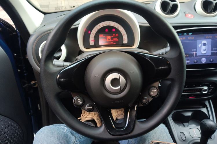 Used smart forfour 2018 1.0L 52 kW Dynamic Edition