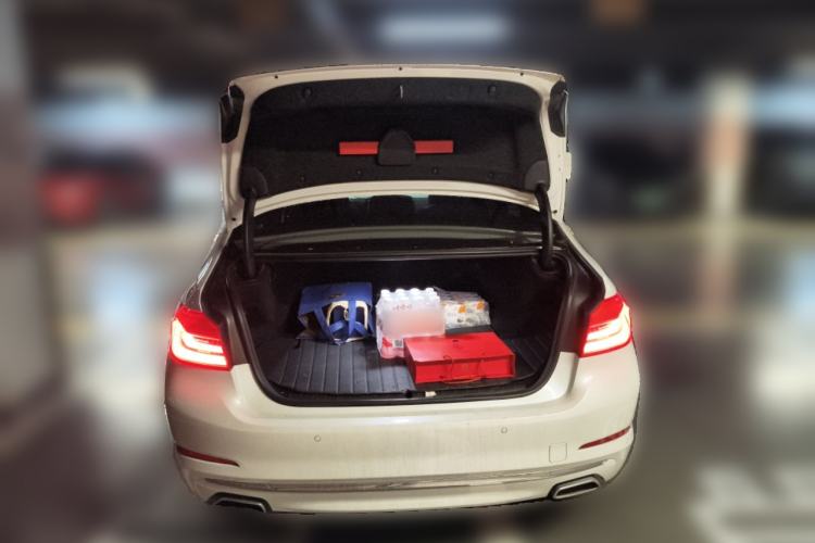 Used BMW 5 Series New Energy 2018 530Le Luxury Package Trunk