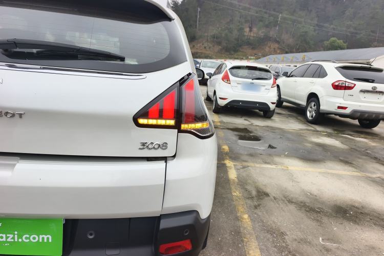 Used Peugeot 3008 2018 2.0L Automatic Classic Edition Right Rear Taillight