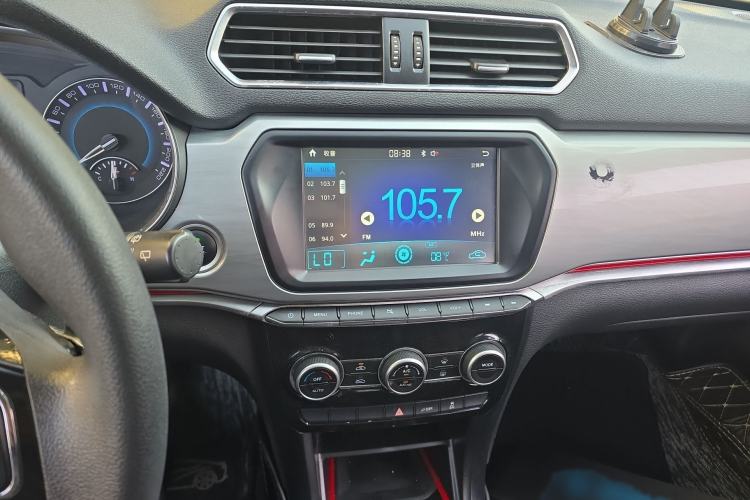 Used Haval H2 2018 Chuanxiang Edition 1.5T Dual-Clutch Two-Wheel Drive Fashion Model China V Standard