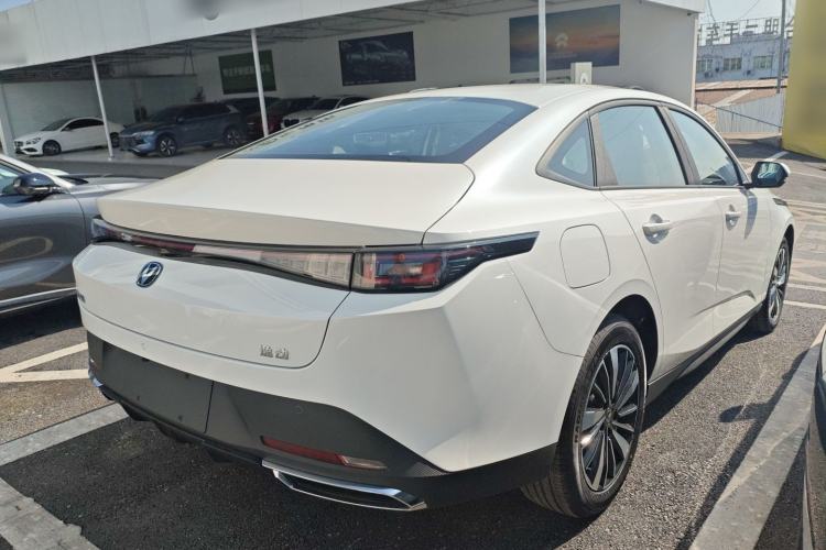 Used CHANGAN Eado PHEV 2025 Smart New Blue Whale 145KM High-Energy Edition
