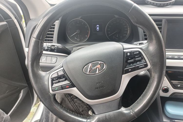 Used Hyundai Elantra (6th Generation / Lingdong) 2016 1.6L Automatic ZhiXuan · Luxury Version Steering Wheel