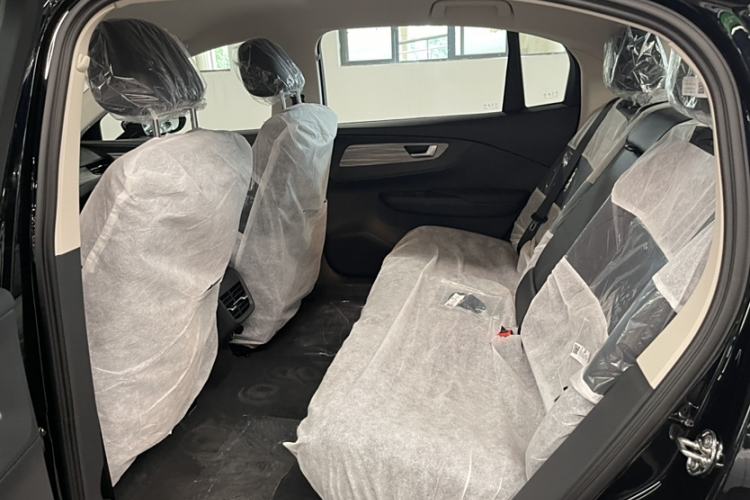 Used Hongqi E-QM5 2025 500km Range Commuter Version