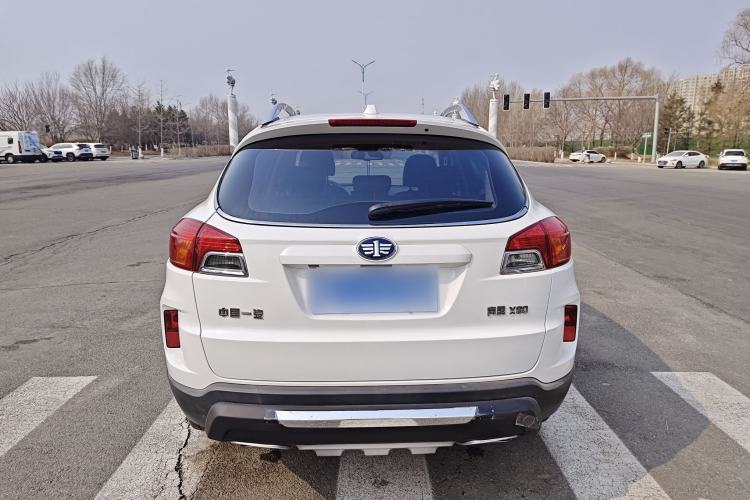 Used Bestune X80 2015 2.0L automatic luxury version
