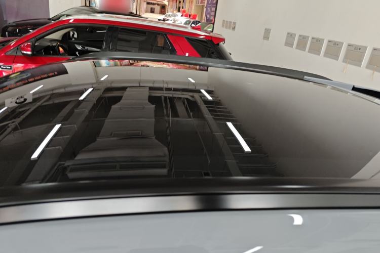 Used Venucia V 2021 260T Top-Tier Version Roof