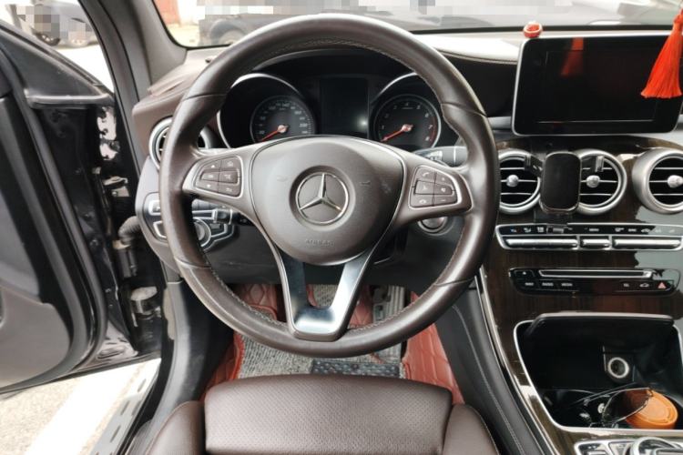 Used Mercedes-Benz GLC 2017 GLC 260 4MATIC Luxury Model
