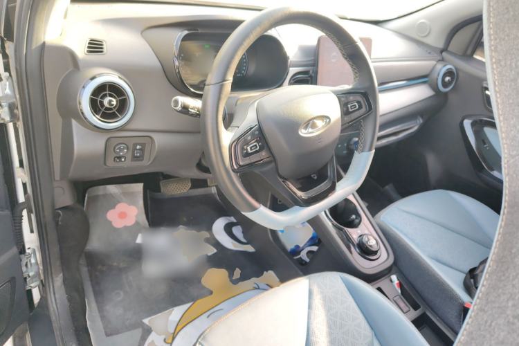 Used Chery QQ Little Ant 2024 Revised Edition Youth Version 251 km True Love Edition 23.99 kWh Center Console