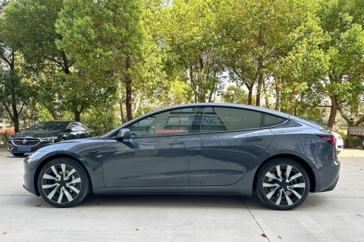 Used Tesla Model 3 2023 Rear-Wheel-Drive Version Exterior 2