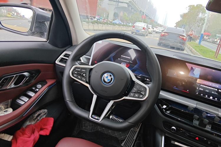 Used BMW i3 2025 eDrive 35 L
