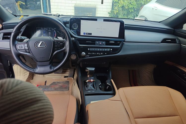 Used Lexus ES 2023 200 Excellence Edition