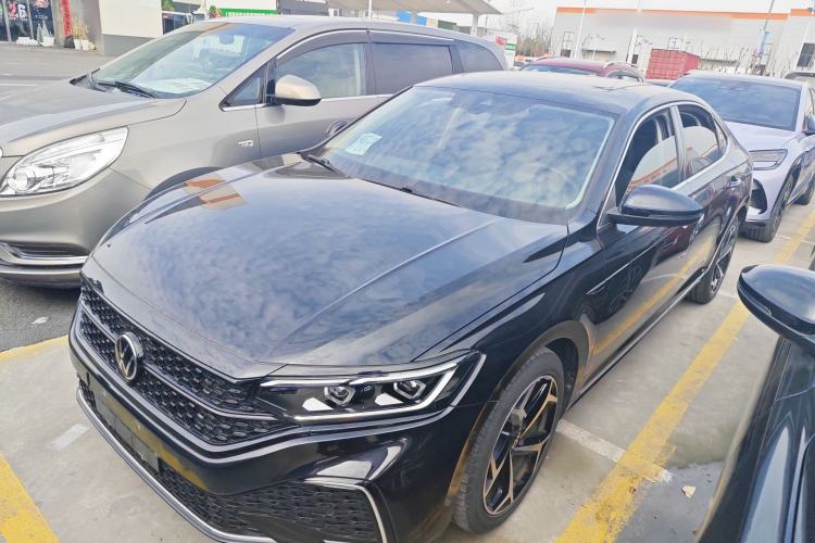 Used Volkswagen Passat 2023 330TSI Starry Luxury Edition