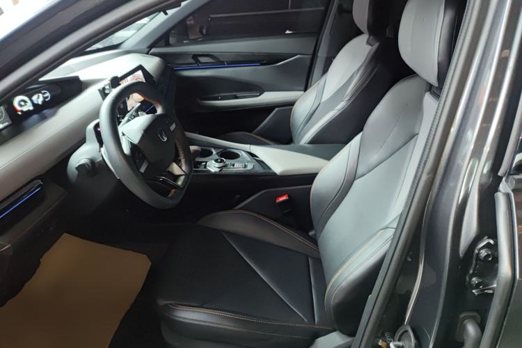 Used Changan UNI-V 2022 1.5T Prestige Version