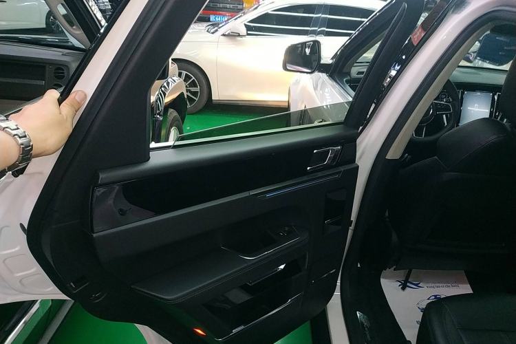 Used Zotye T700 2017 1.8T Dual-Clutch Luxury Model
