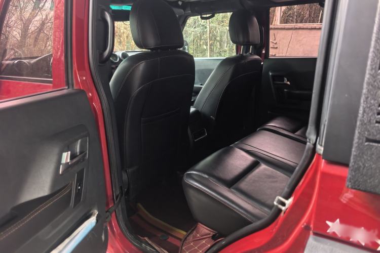 Used BAIC Off-Road BJ40 2016 40L 2.3T Manual All-Wheel Drive Prestige Edition Left Rear Seat