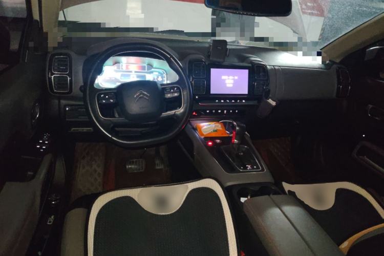 Used Citroen C5 AIRCROSS 2017 350THP Fashion Edition Center Console