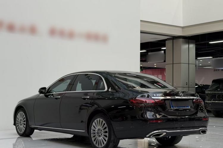 Used Mercedes-Benz E-Class 2022 Second Facelift E 300 L Fashion Edition Exterior 3