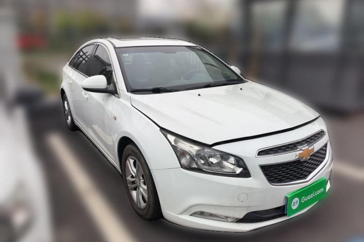 Used Chevrolet Cruze 2015 1.5L Classic SE MT Front Right 45 Deg