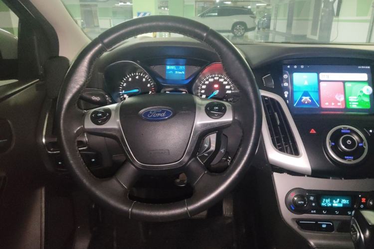 Used Ford Focus 2012 Sedan 1.6L Automatic Fashion Edition