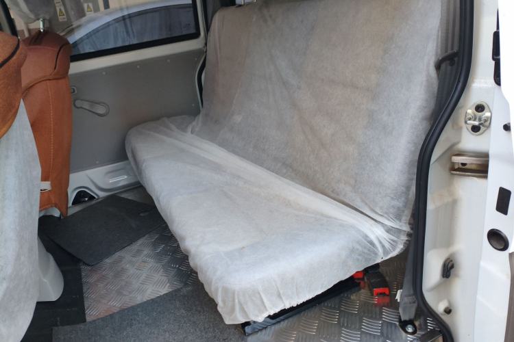 Used Jinbei Hiace X30 2024 1.5L Wealthy-Style Passenger Van 5/6/7 Seater with Front-Mounted Air Conditioning
