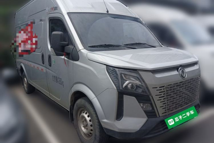 Used Dongfeng Yufeng 2023 V9+ 2.3T Manual Rear-Drive Van Long Wheelbase Mid-Roof Design 3-Seater
