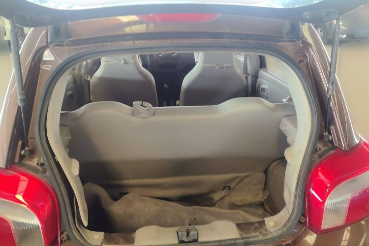 Used Venucia R30 2014 1.2L Manual Comfort Edition
