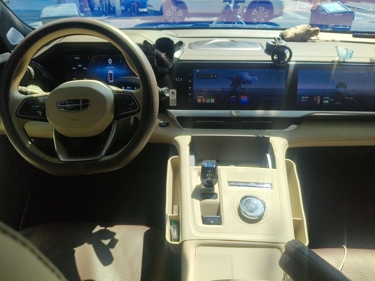 Geely Auto Monjaro L 2025 Dongfang Yao 2.0TD Automatic Lanxing Edition — снимка 9
