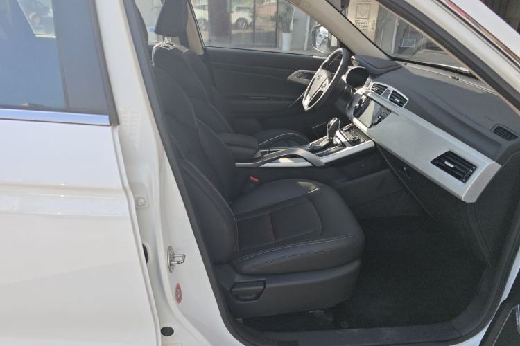 Used Geely Auto Emgrand X7 Sport 2018 1.8TD Automatic Two-Wheel Drive Smart Connect 4G Internet Edition
