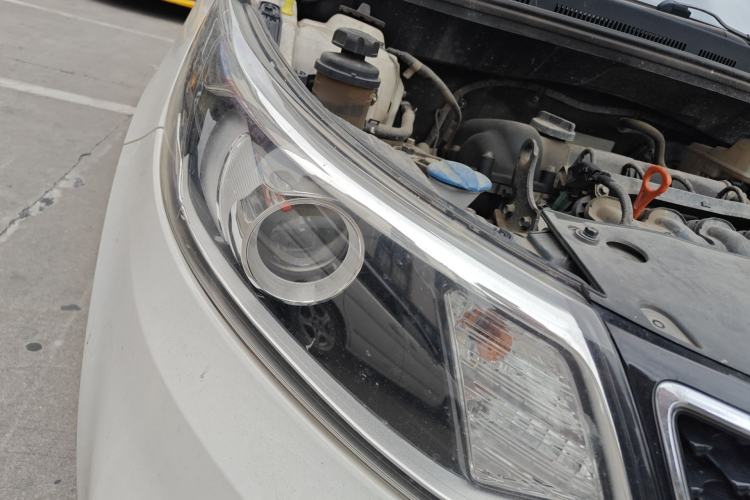 Used Kia K2 2015 Hatchback 1.6L AT Premium Right Front Headlight
